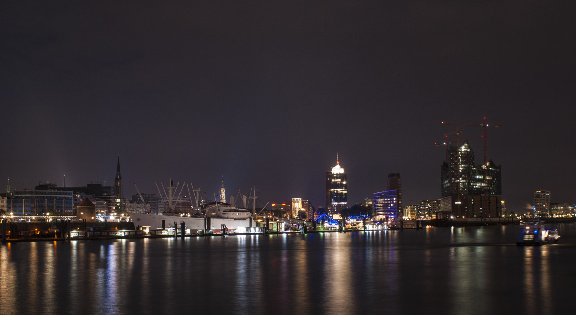 Blick in Richtung Landungsbrücken.