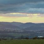 Blick ins Böhmische Mittelgebirge am Morgen von der Naklerov vysina (Nollendorfer Höhe) bei ...