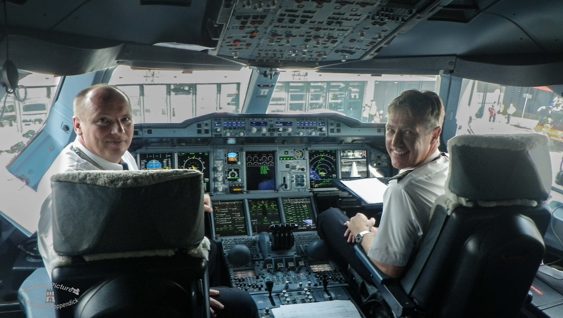 Blick ins Cockpit eines Airbus A380...