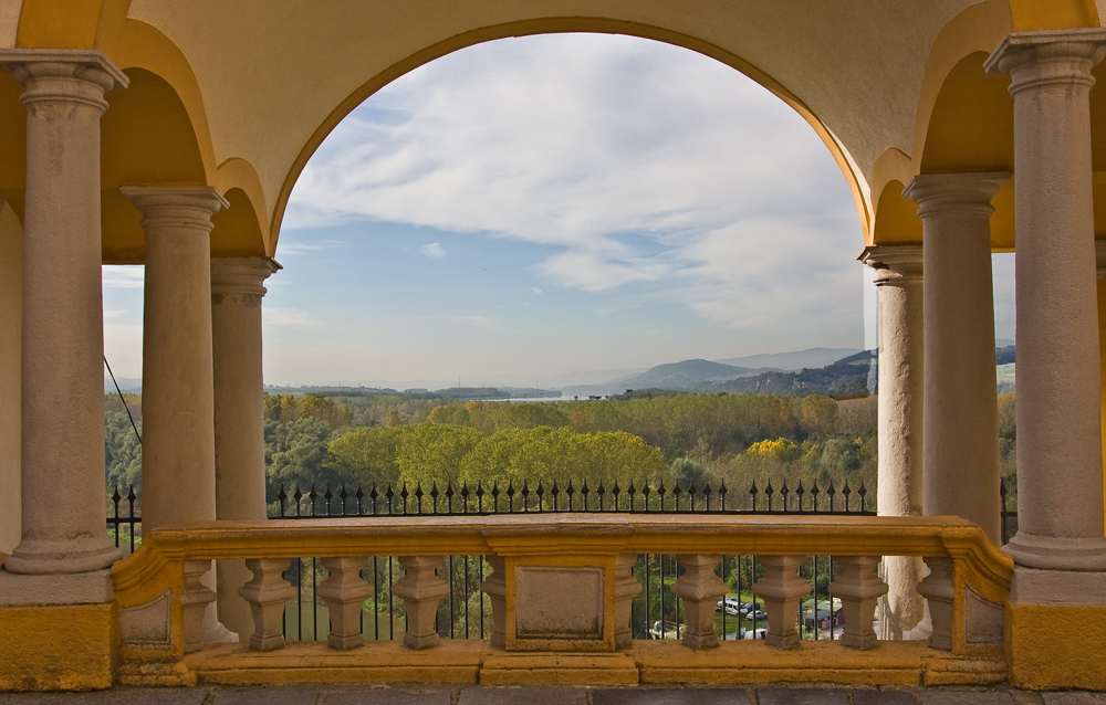 BLICK INS DONAUTAL VON KLOSTER MELK