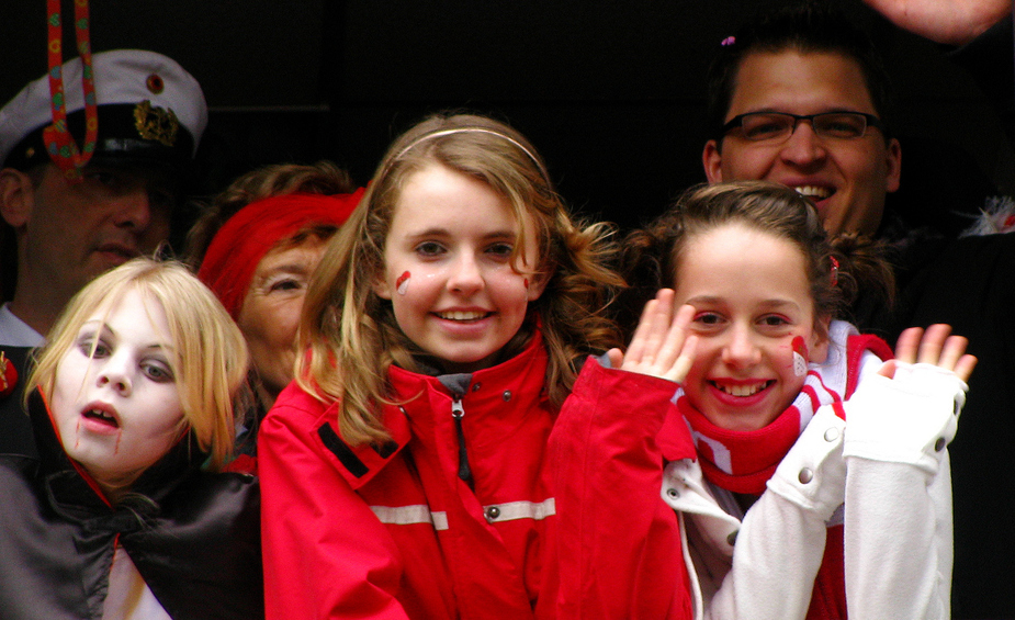 Blick ins Fenster - am Rosenmontagszug in Kölle 2009