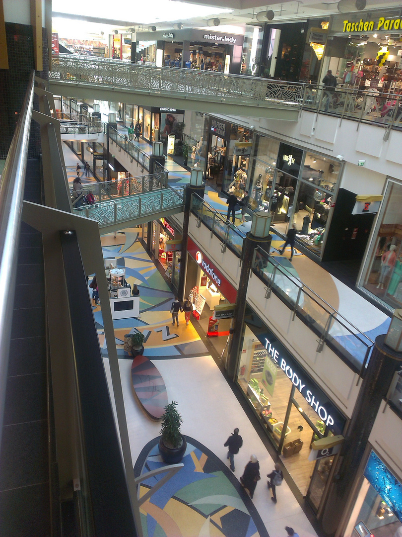 Blick ins Innere vom Alexia Einkaufszentrum