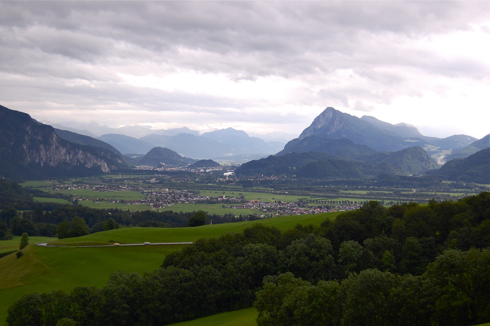 Blick ins Inntal mit Kufstein während einer Regenlücke