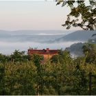 Blick ins Saartal mit der Kreutzbergkapelle