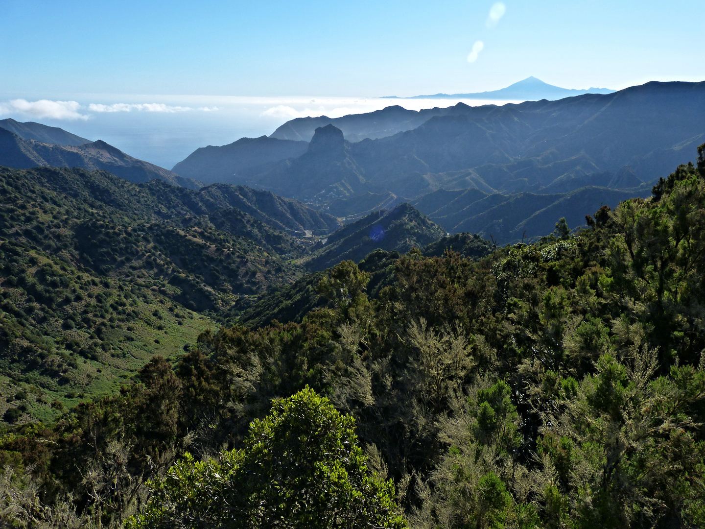 Blick ins Tal Vallehermoso mit Teide - La Gomera