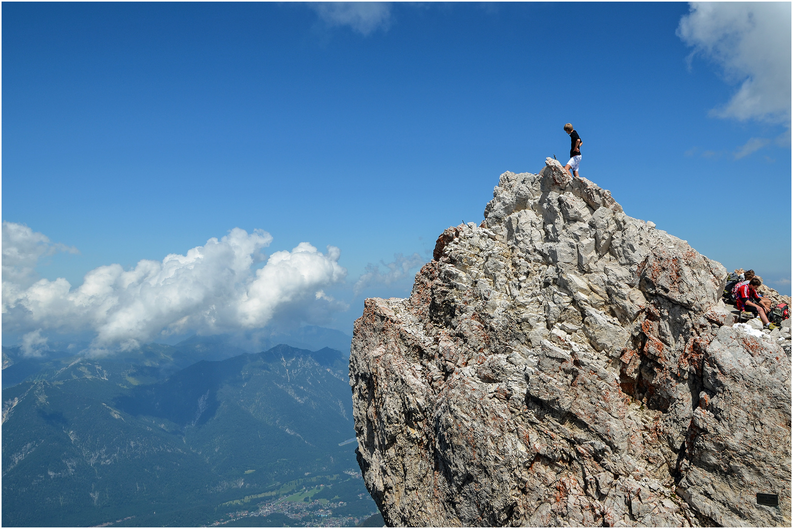 Blick ins Tal ( Zugspitze )