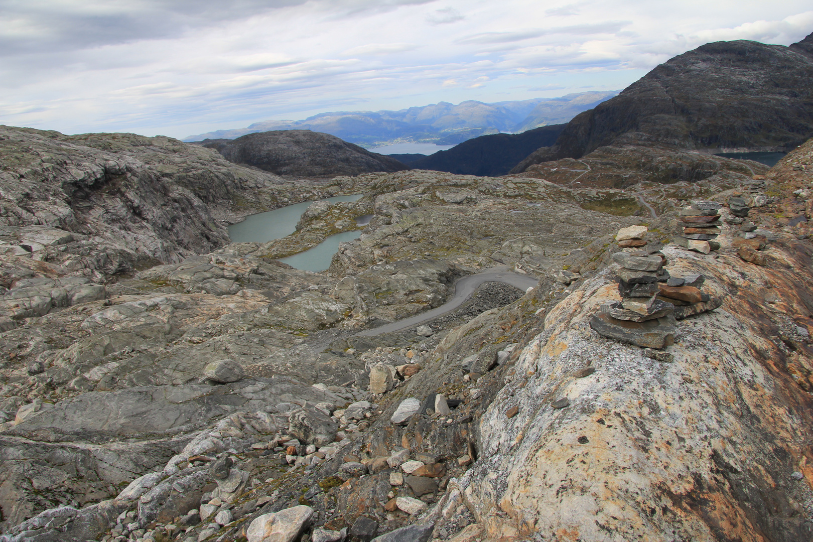 Blick ins Tal zum Fjord