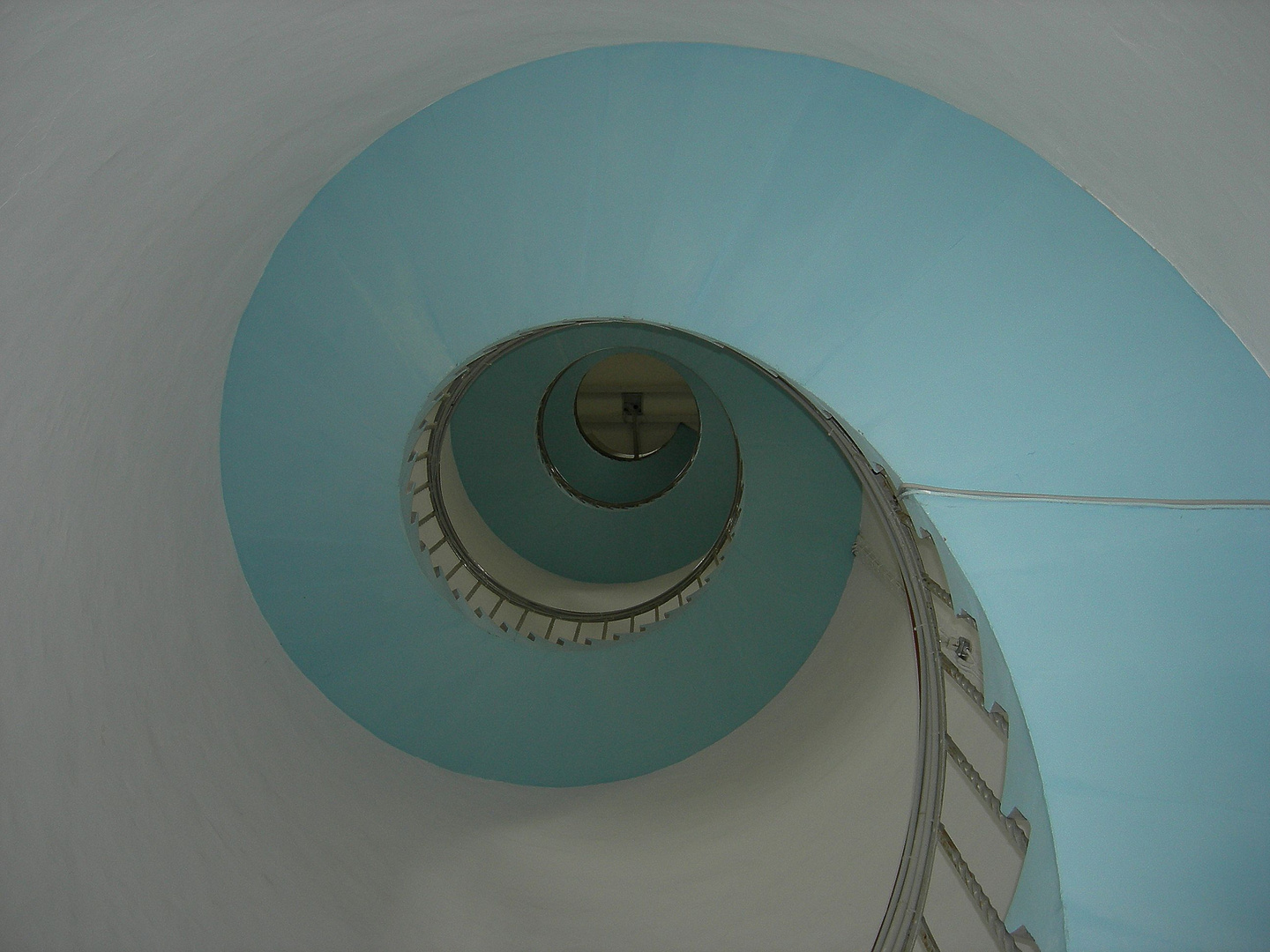 Blick ins Treppenhaus des Leuchtturm von Nørre Lynvig.