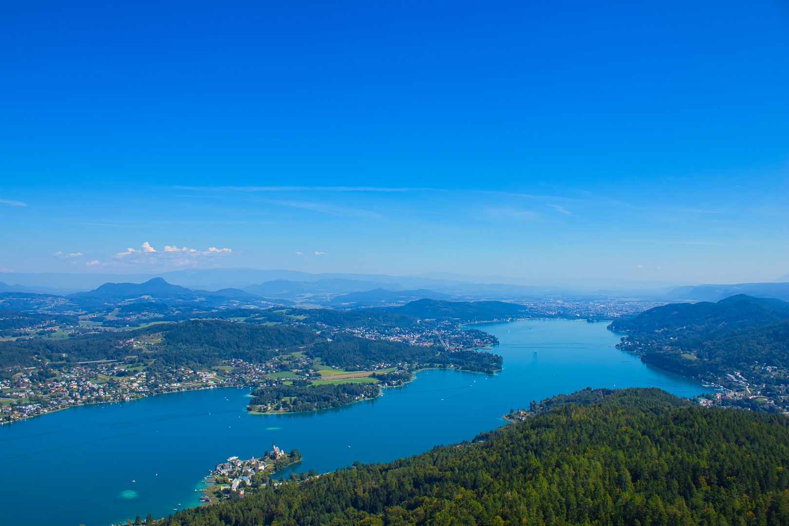 Blick nach Klagenfurt über den Wörthersee