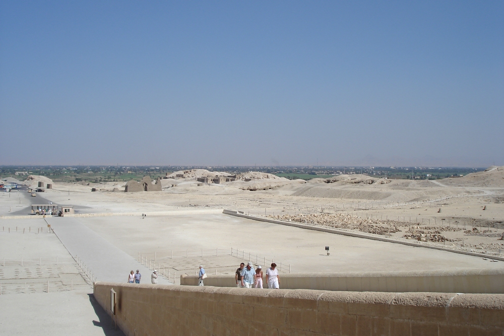 Blick nach Luxor vom Totentempel der Hatschepsut