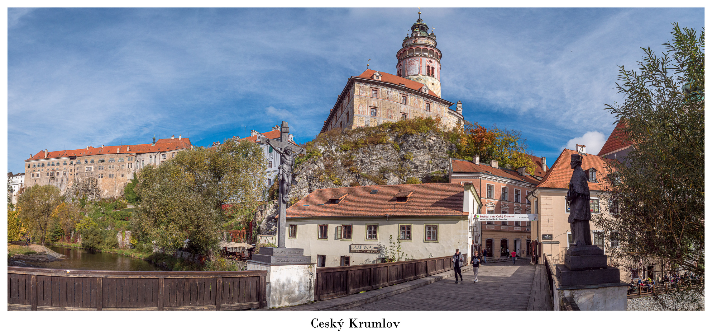 Blick nach oben in Krumau