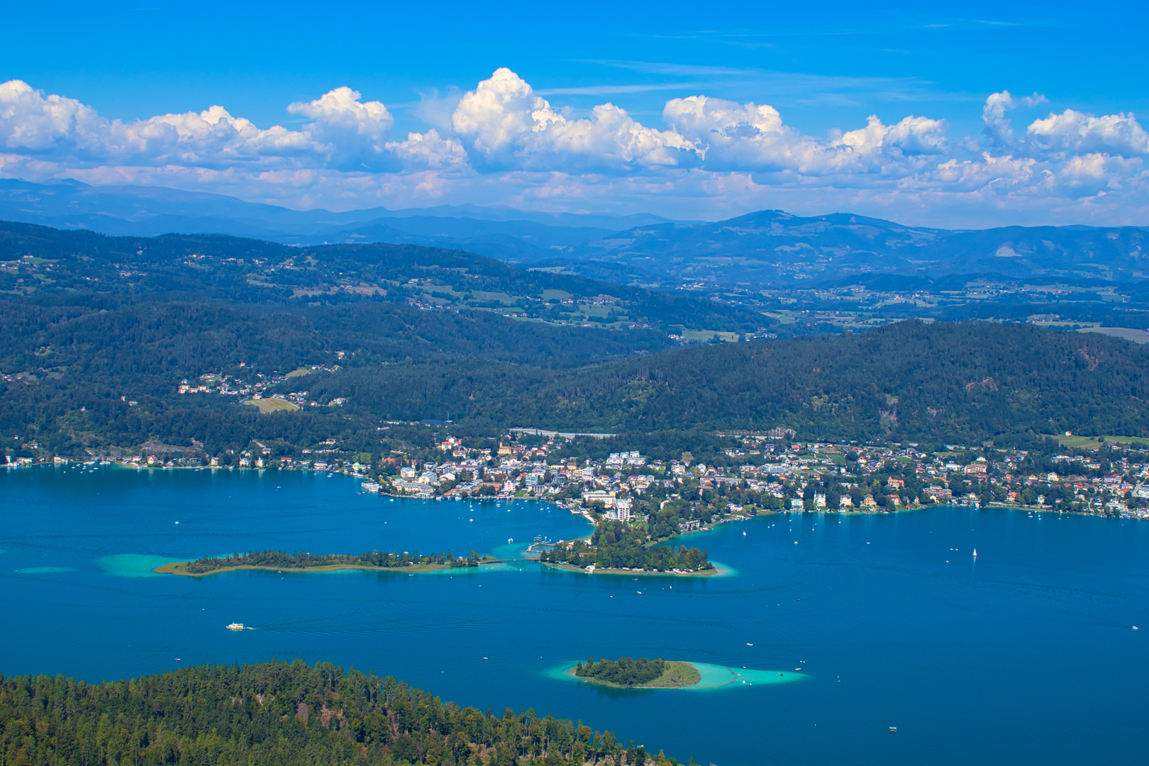 Blick nach Pörtschach über den Wörthersee