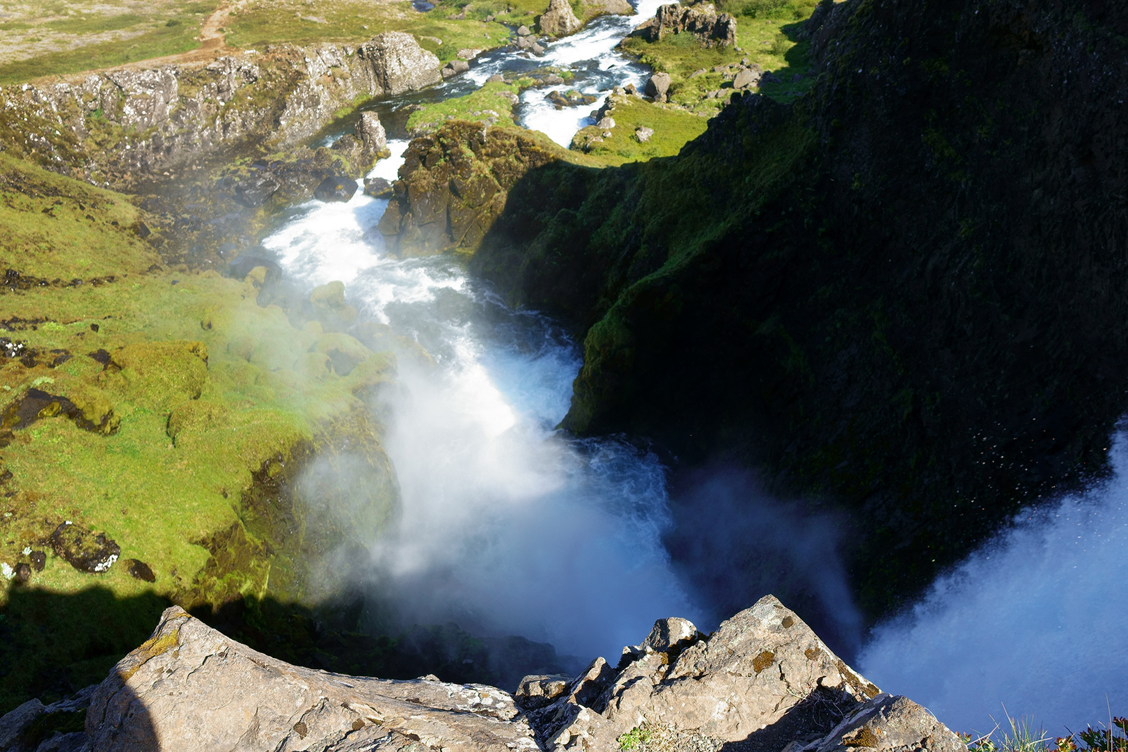 Blick nach unten am Dynjandi Wasserfall