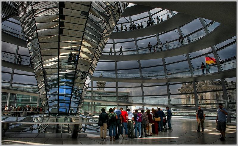 Blick nach unten auf die Regierungsebene