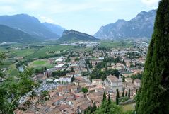 Blick Richtung Gardasee von der Burgruine Arco