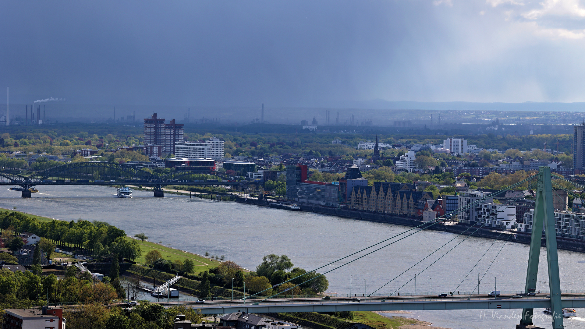 Blick Richtung Köln-Rodenkirchen