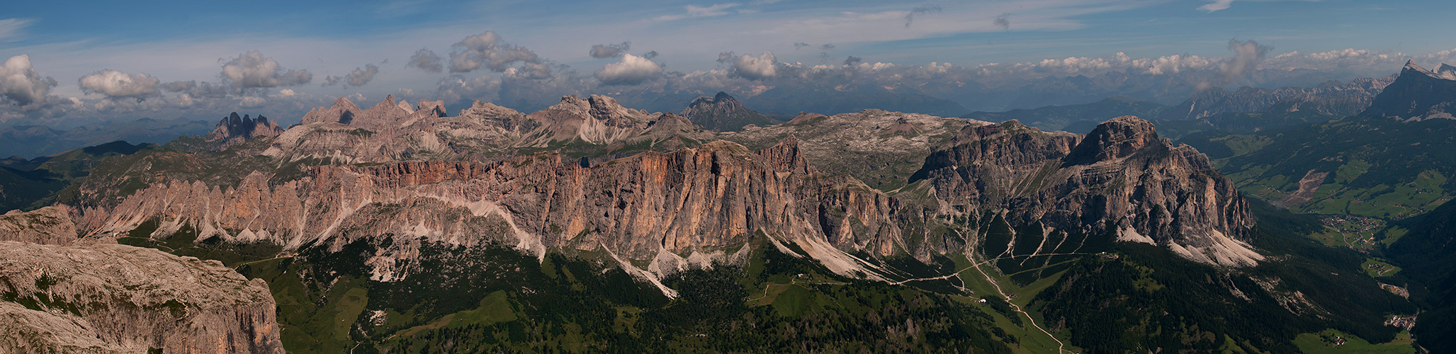 ... Blick Richtung Naturpark Puez-Geisler - Südtirol ...