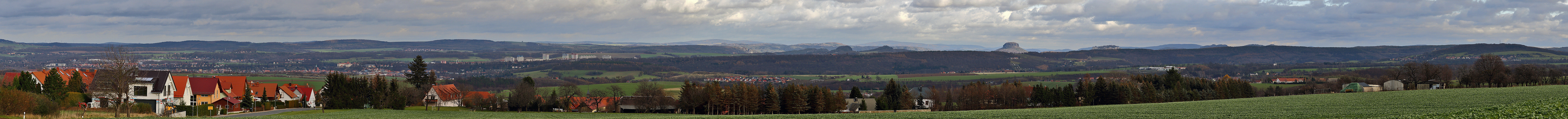 Blick Richtung Sächsische Schweiz Panorama Teil 2, wobei mir das Licht...