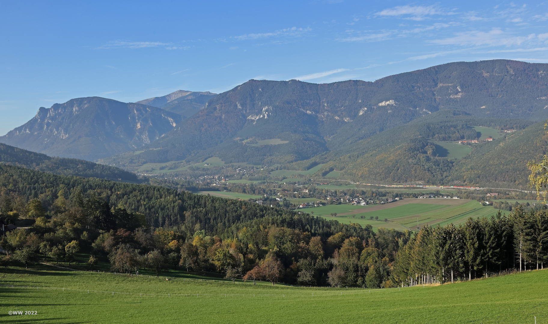 Blick runter in das Schwarzatal