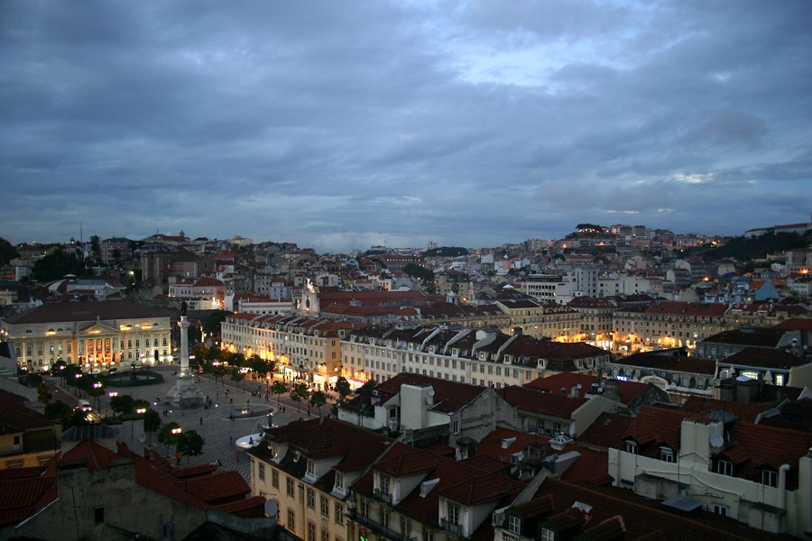 Blick über das abendliche Lissabon