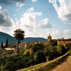 Blick über das alte Dorf Biniaraitx im Norden Mallorcas - eine mediterane Dorflandschaft