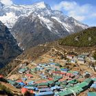 Blick über das Amphitheater von Namche Bazar mit dem Kongde Ri (6187m)