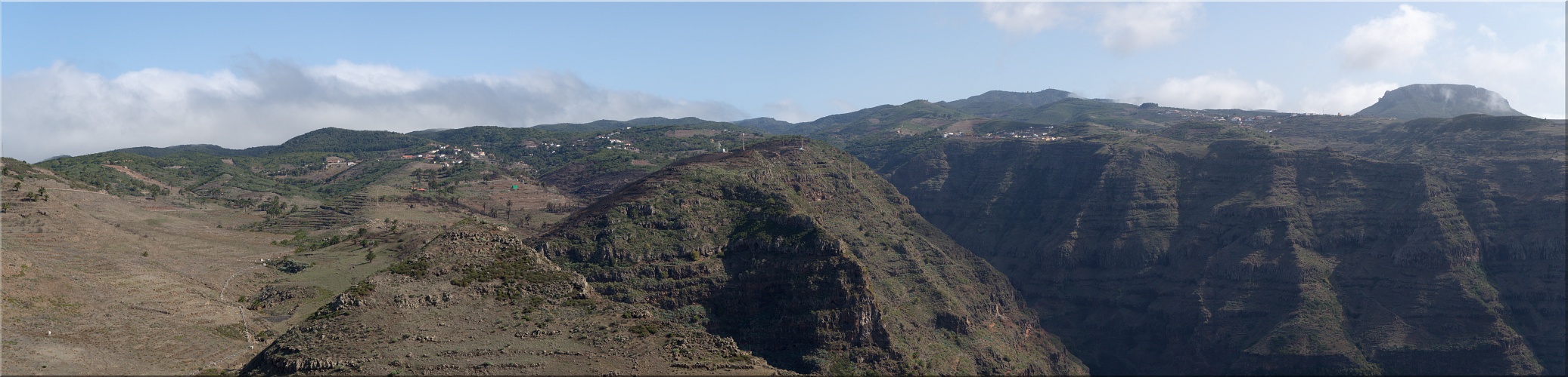 Blick über das obere Valle nach Las Hayas, El Cercado und Chipude
