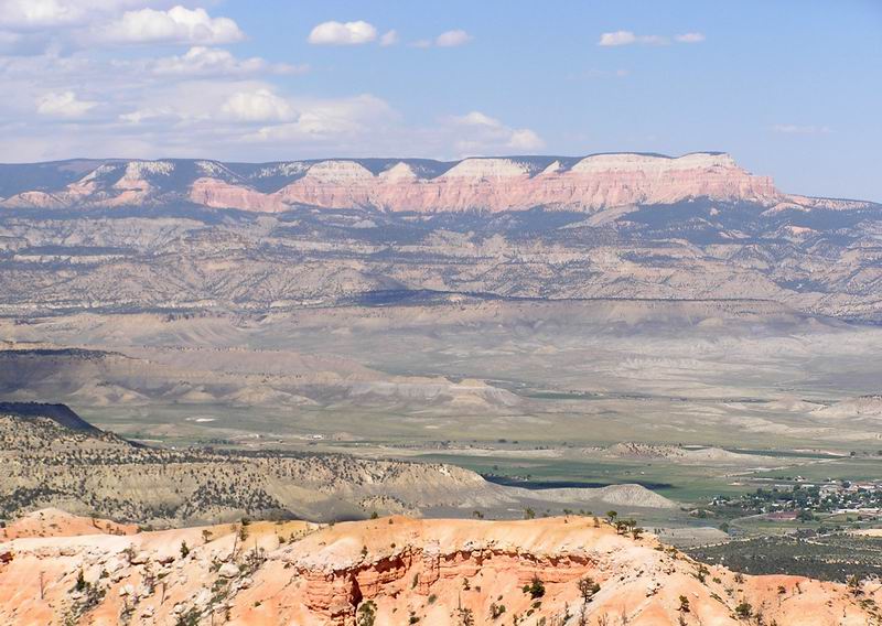 Blick über den Bryce Canyon hinaus