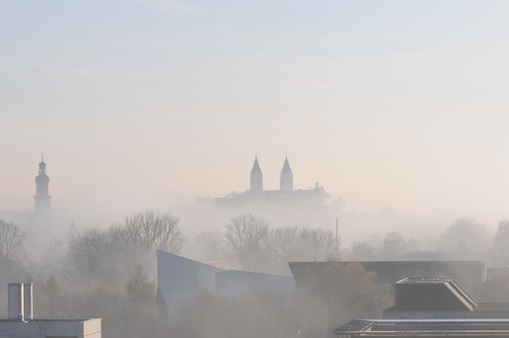 Blick über den Campus Weihenstephan zum Domberg in Freising