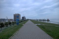 Blick über den Deich bei Bremerhaven