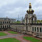 Blick über den Dresdner Zwinger mit dem Kronentor