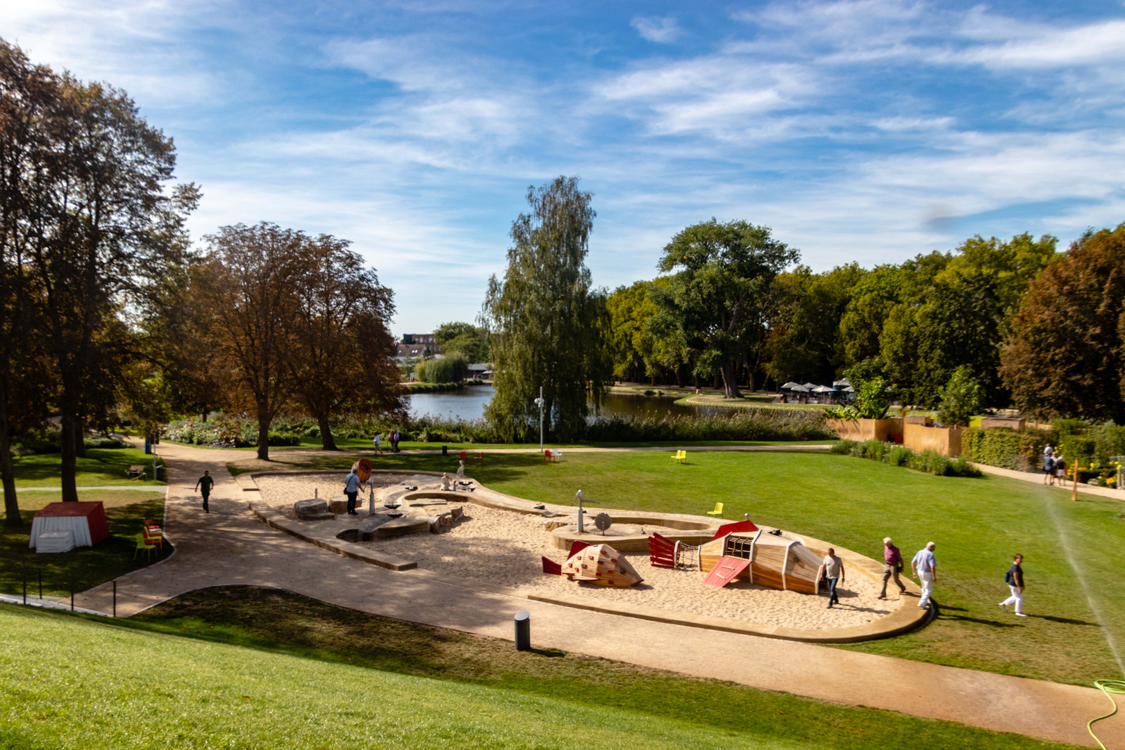 Blick über den Flickschuhpark in Burg 