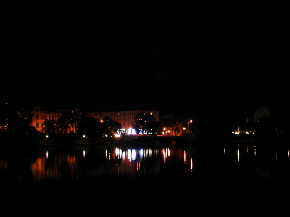 Blick über den Gotthardteich bei Nacht