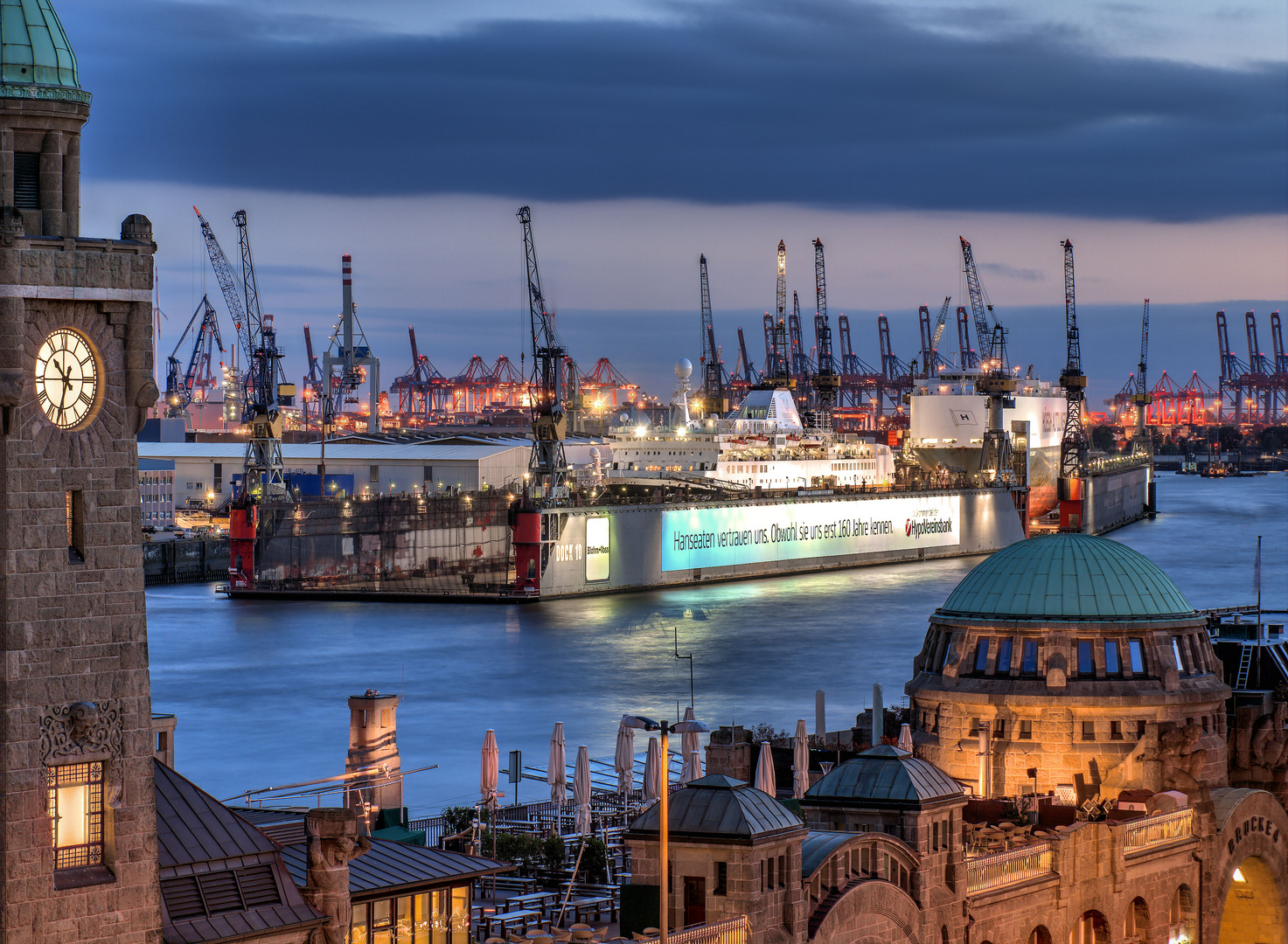 -Blick über den Hafen-