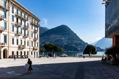 Blick über den Lago di Lugano zum Monte Brè...