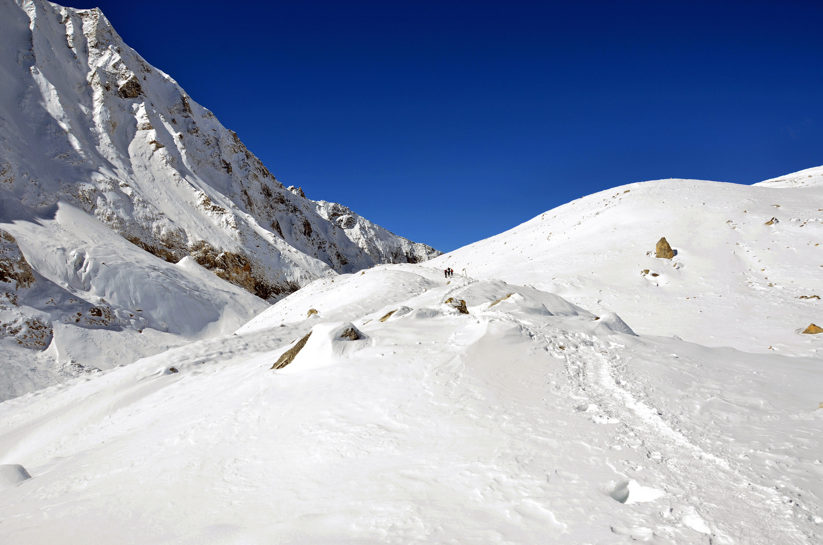 Blick über den Larke Pass nach Westen