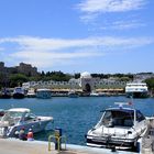 Blick über den Mandraki-Hafen auf Rhodos