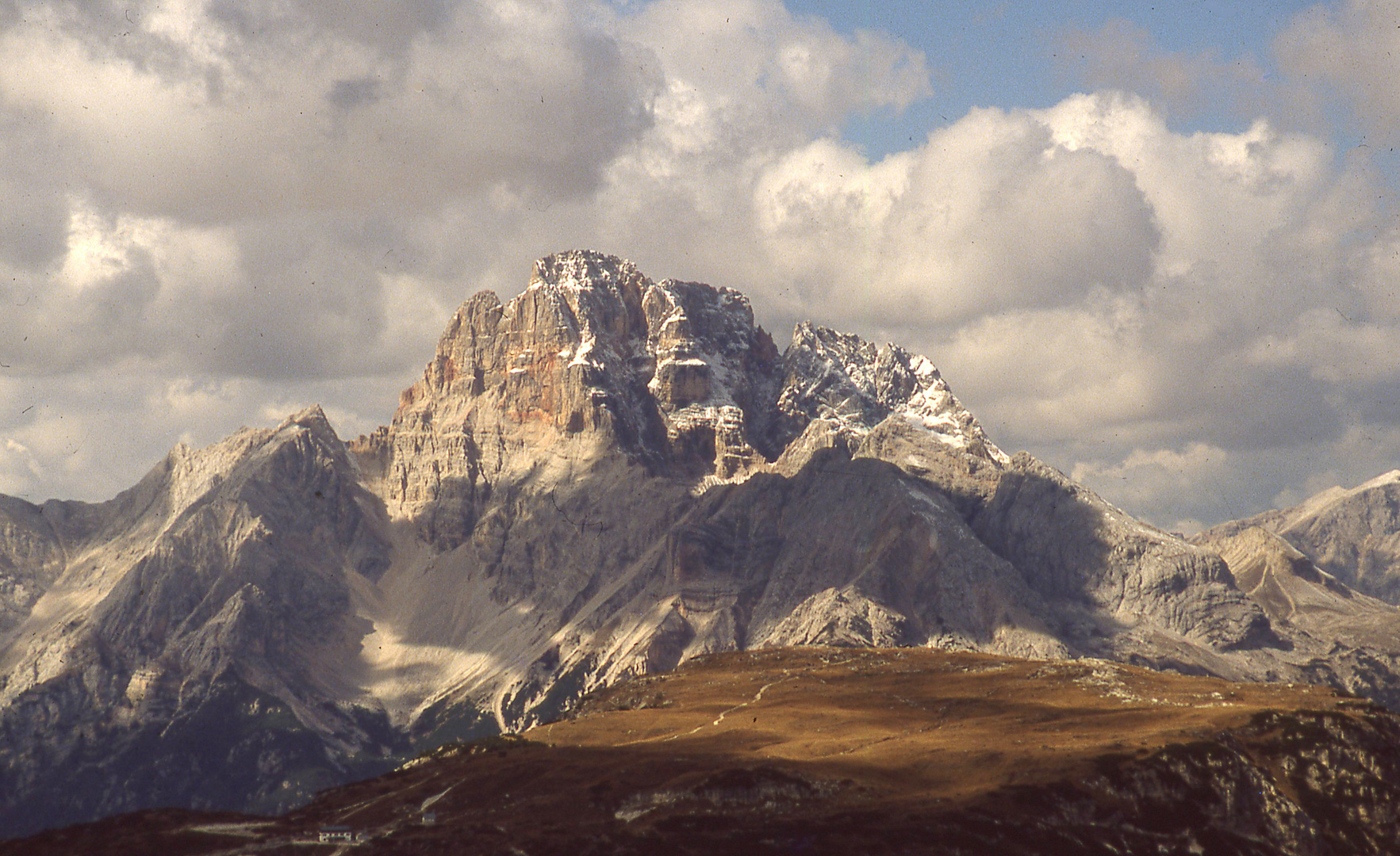 Blick über den Monte Piana auf die Hohe Gaisl ( Dolomiten)