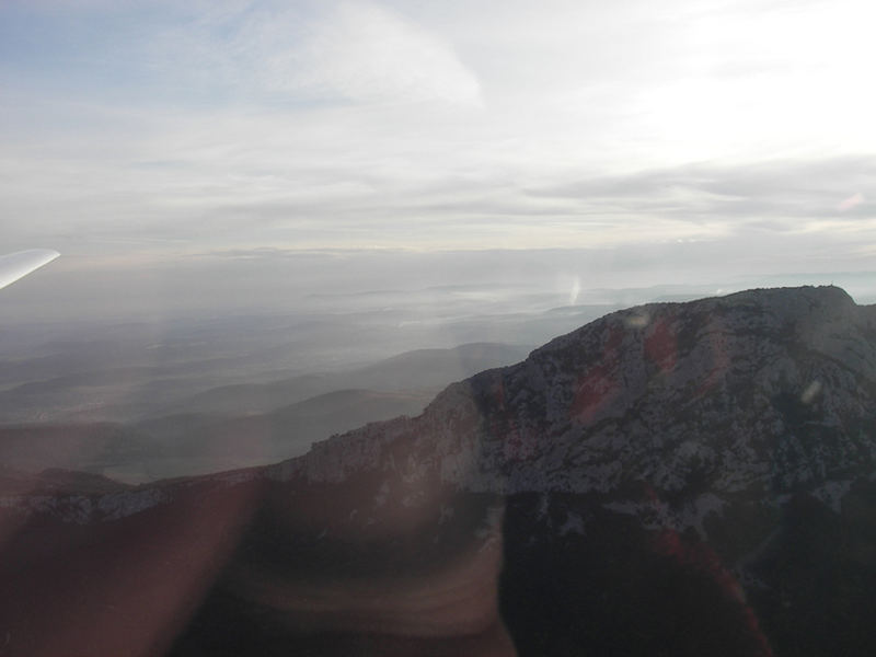 Blick über den Pic Saint Loup Richtung Montpellier