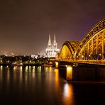 Blick über den Rhein bei Nacht - Deutschland, Nordrhein-Westfalen