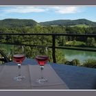 Blick über den Rhein... mit griechischem Wein... ;-)