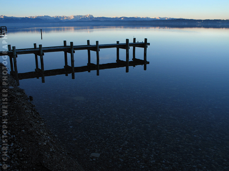 Blick über den See am frühen Morgen