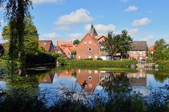 Blick über den Stadtsee auf die Eulenspiegelstadt Mölln