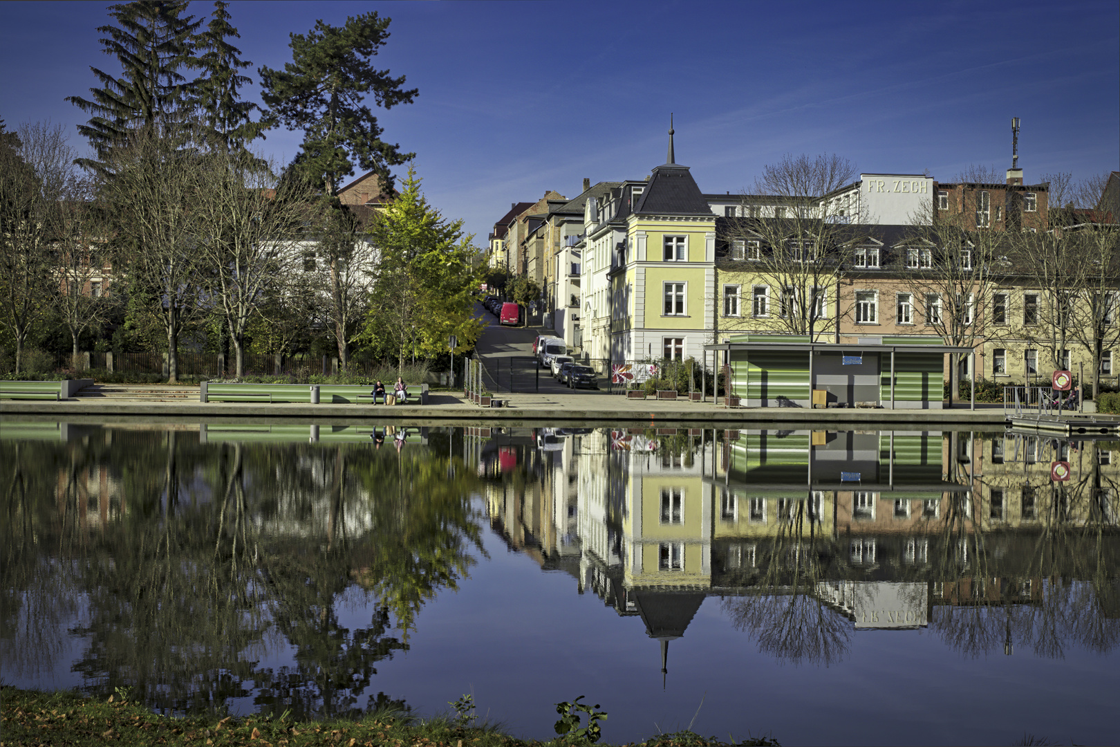 Blick über den Teich.