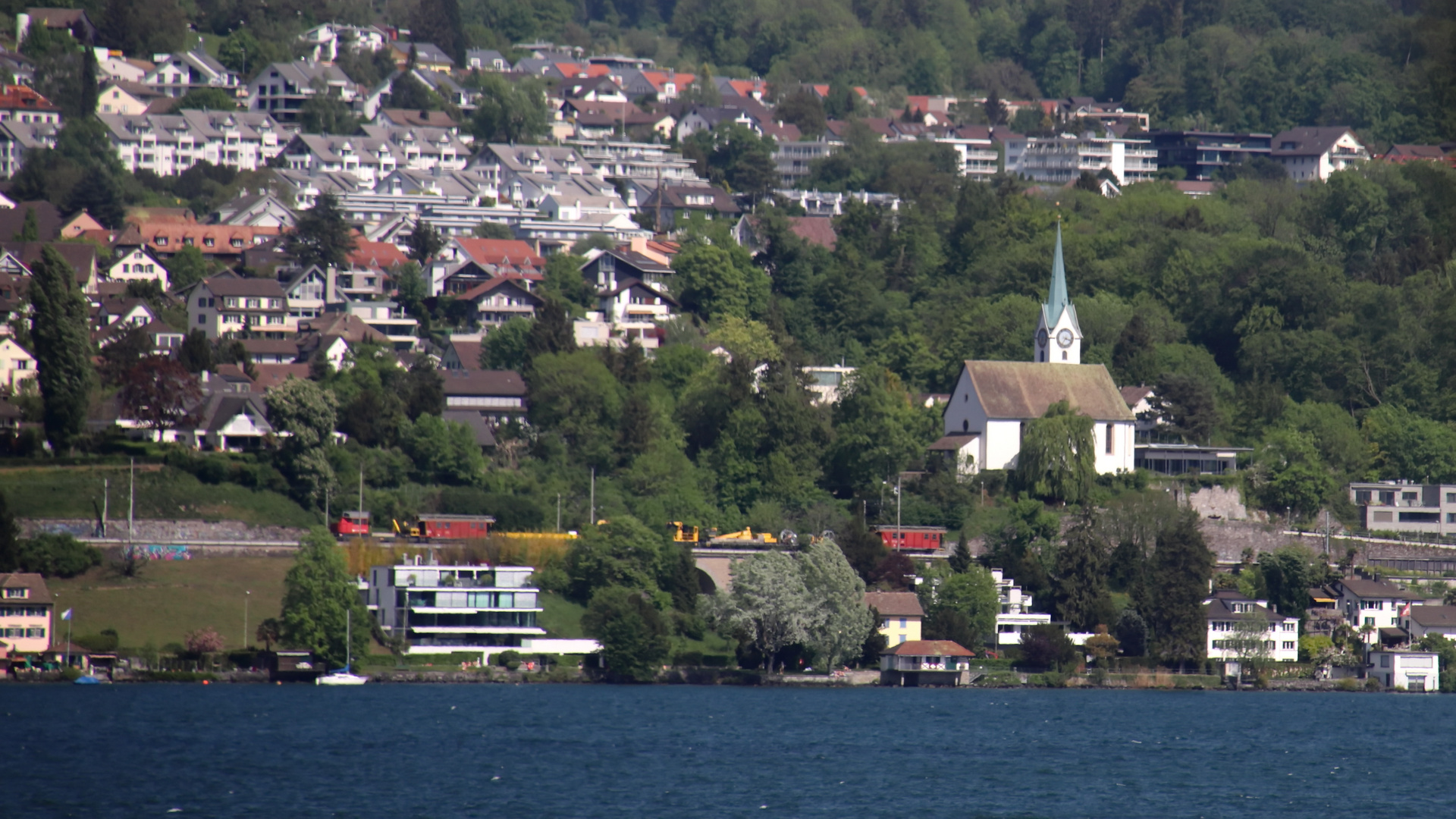 Blick über den Zürichsee nach Herrliberg