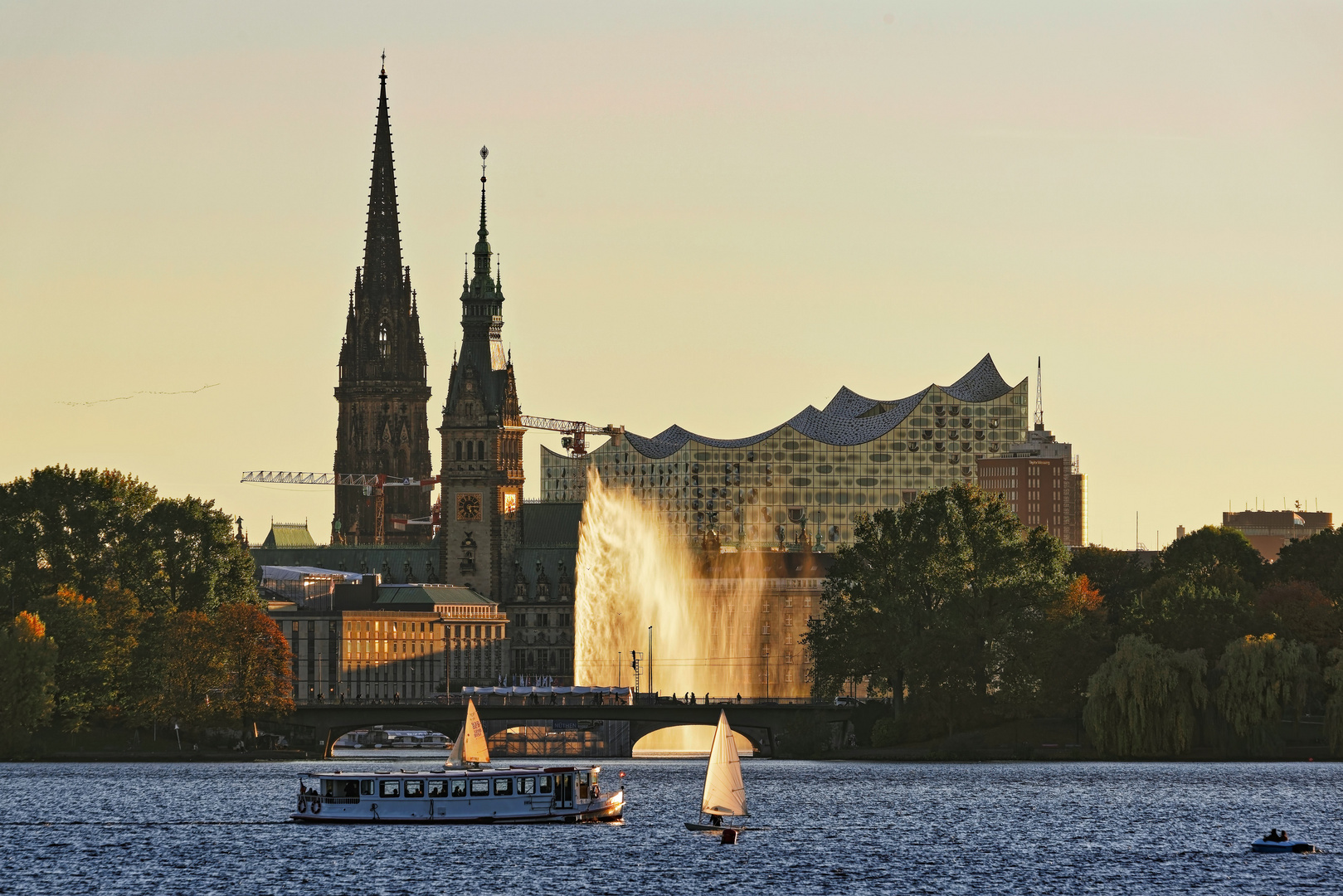   *Blick über die Alster