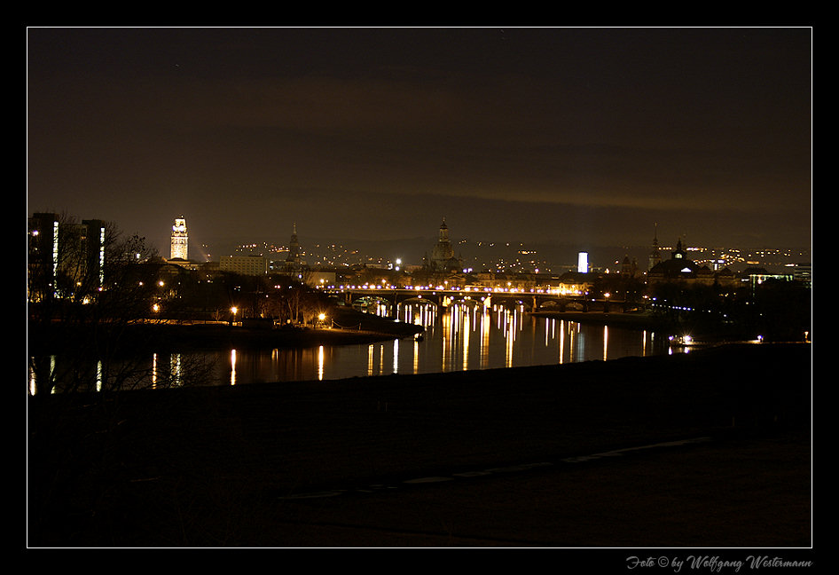 Blick über die Altstadt bei Nacht