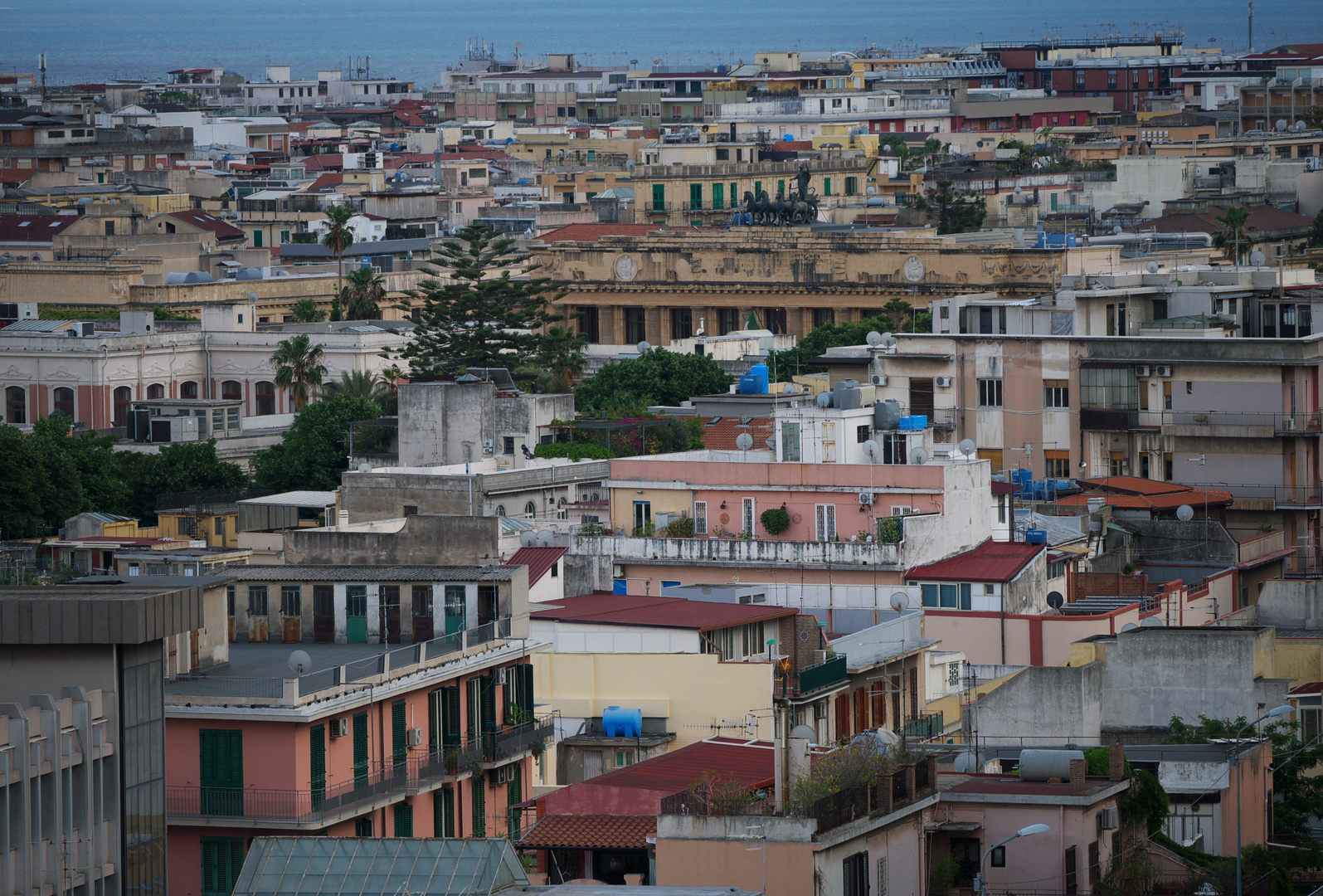 Blick über die Dächer von Messina