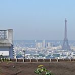 Blick über die Dächer von Paris zum Eiffelturm