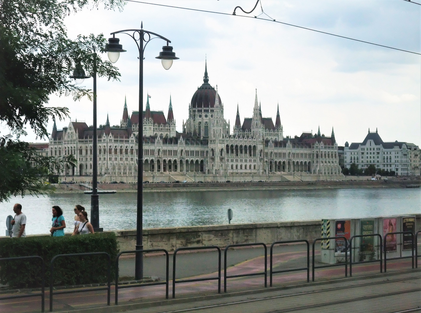 Blick über die Donau in BUDAPEST